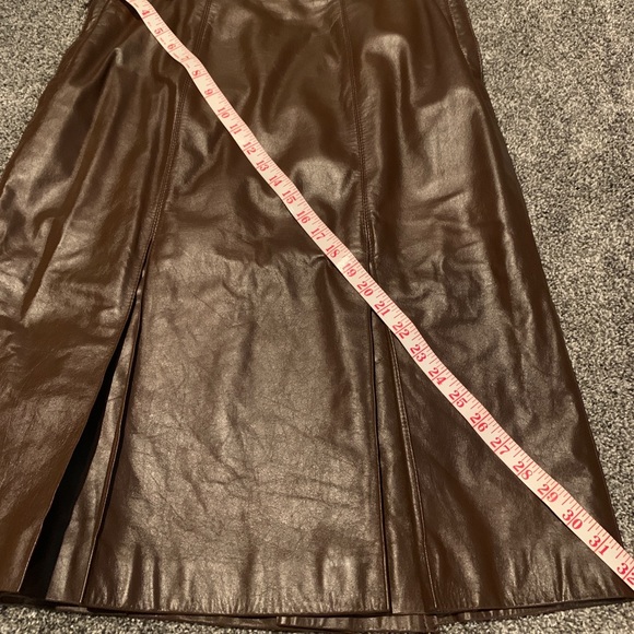 Vintage Etienne Aigner Genuine Leather Skirt side zip button Brown Size 10 - Picture 9 of 17